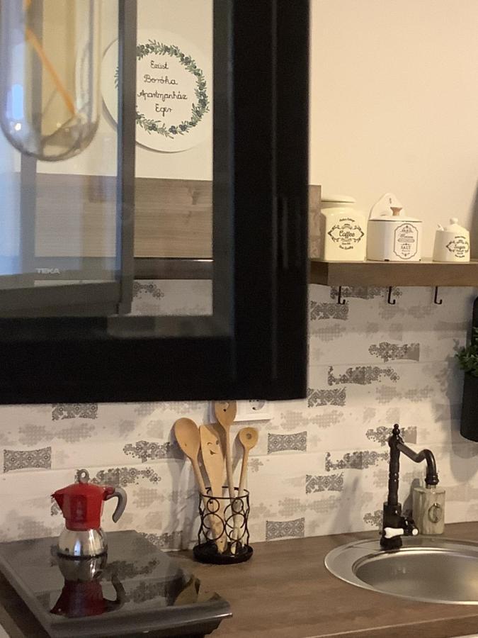 Ezuest Boroka Apartman Eger Bagian luar foto