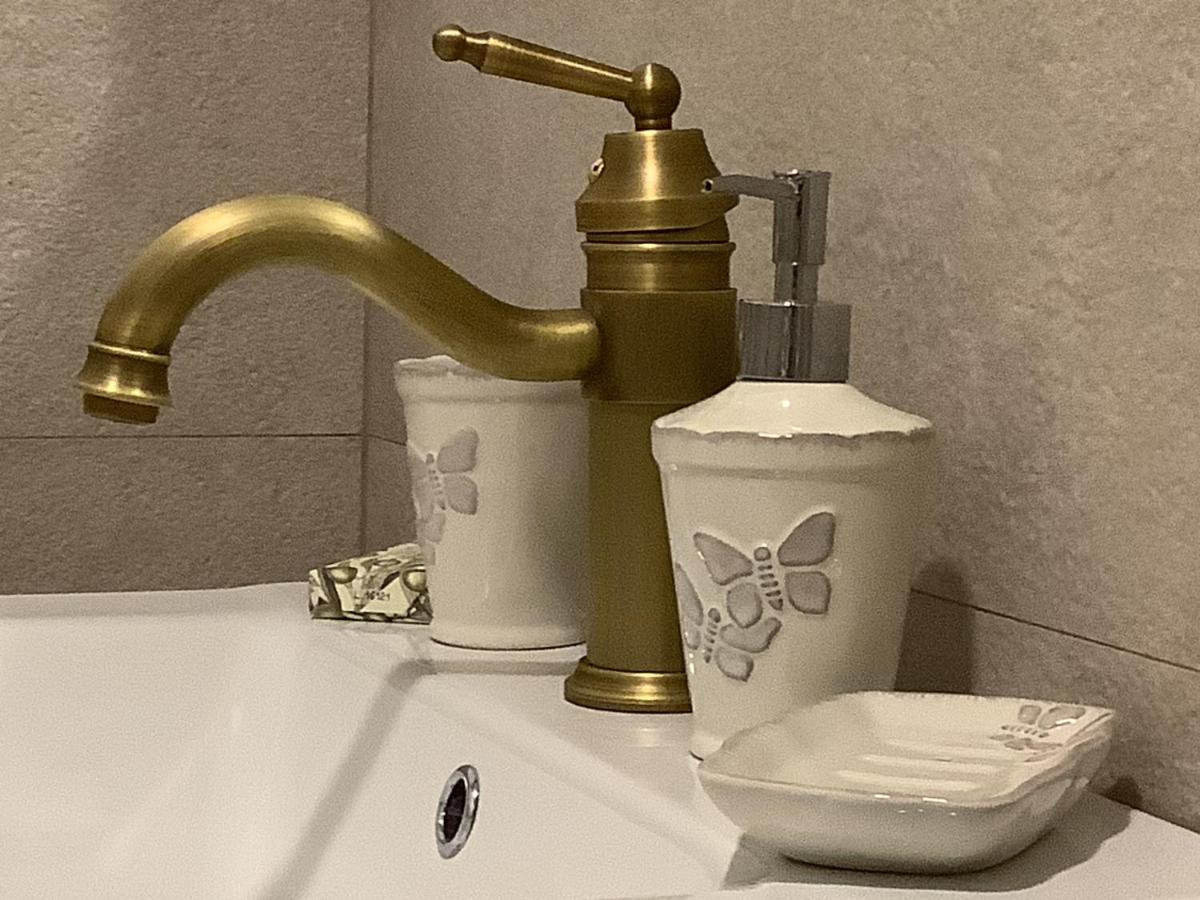 Ezuest Boroka Apartman Eger Bagian luar foto