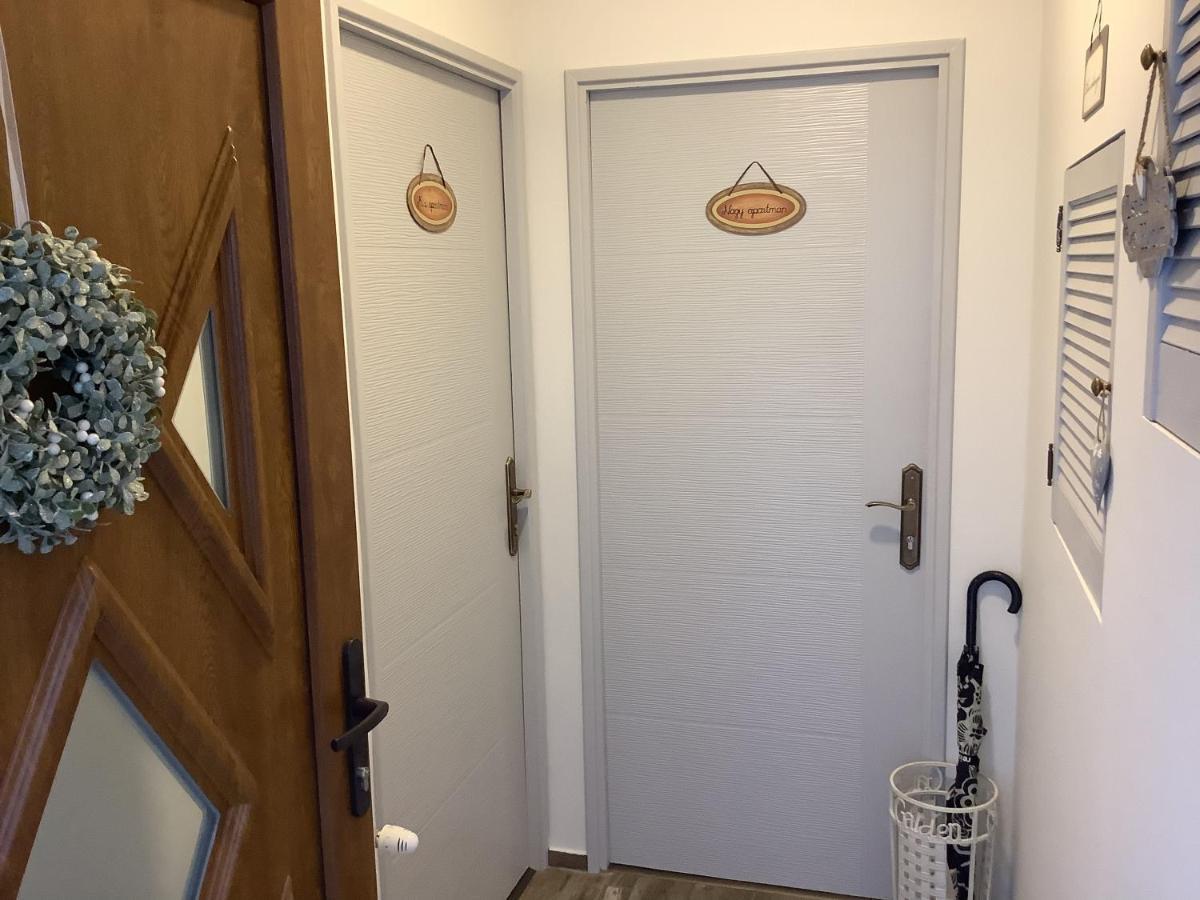 Ezuest Boroka Apartman Eger Bagian luar foto