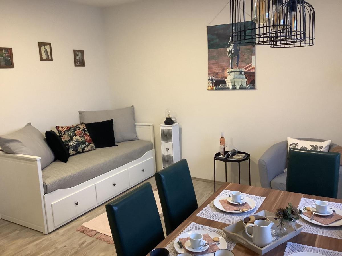 Ezuest Boroka Apartman Eger Bagian luar foto